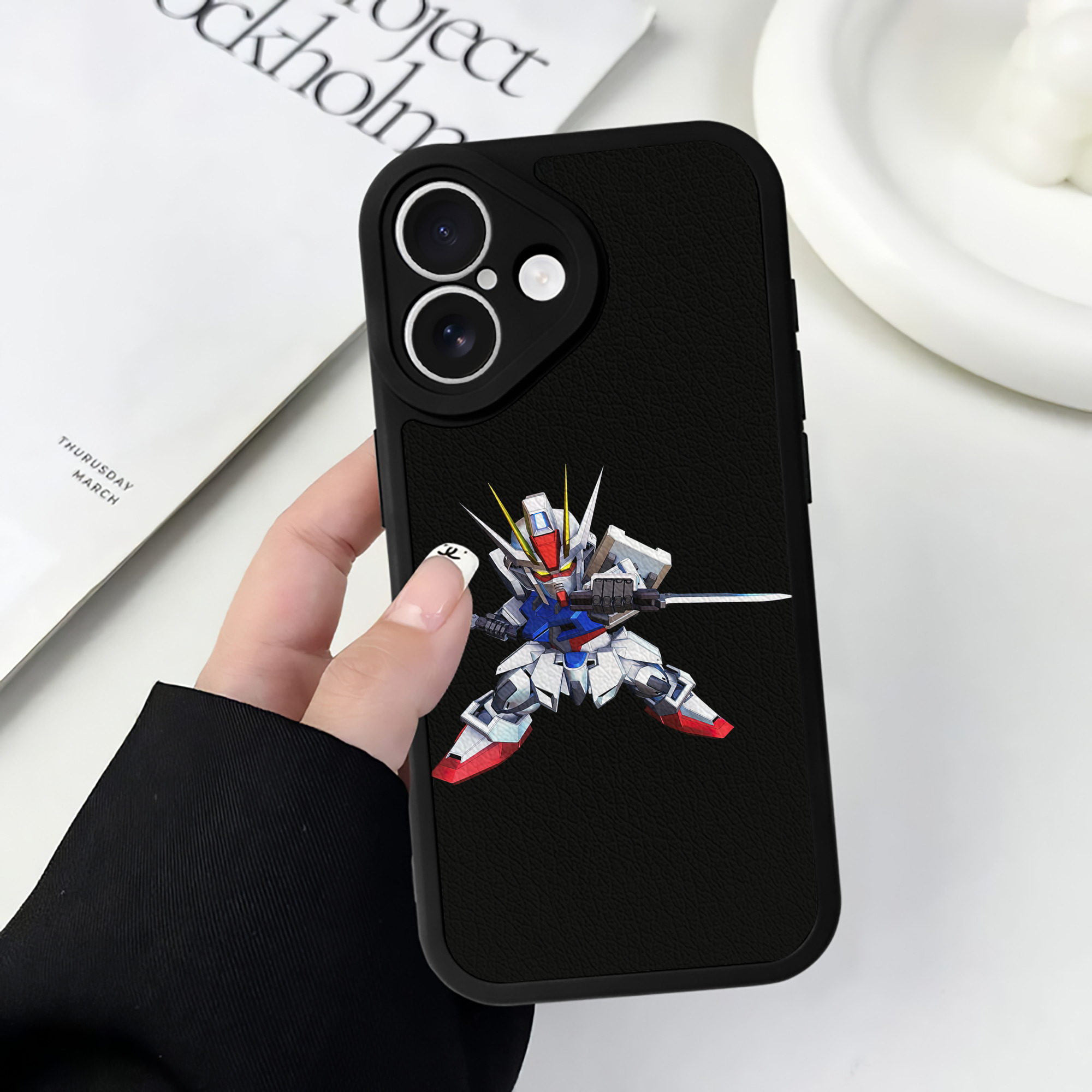 （画像用） 機動戦士ガンダム Mobile Suit Gundam 【iPhone 16シリーズ対応】シリコンスマホケース（レザー調） 材質：シリコン